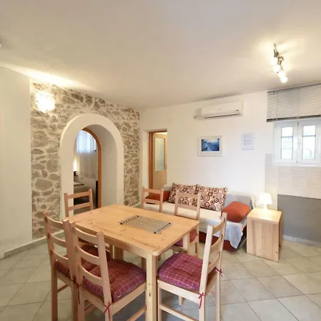 Apartment Mara *